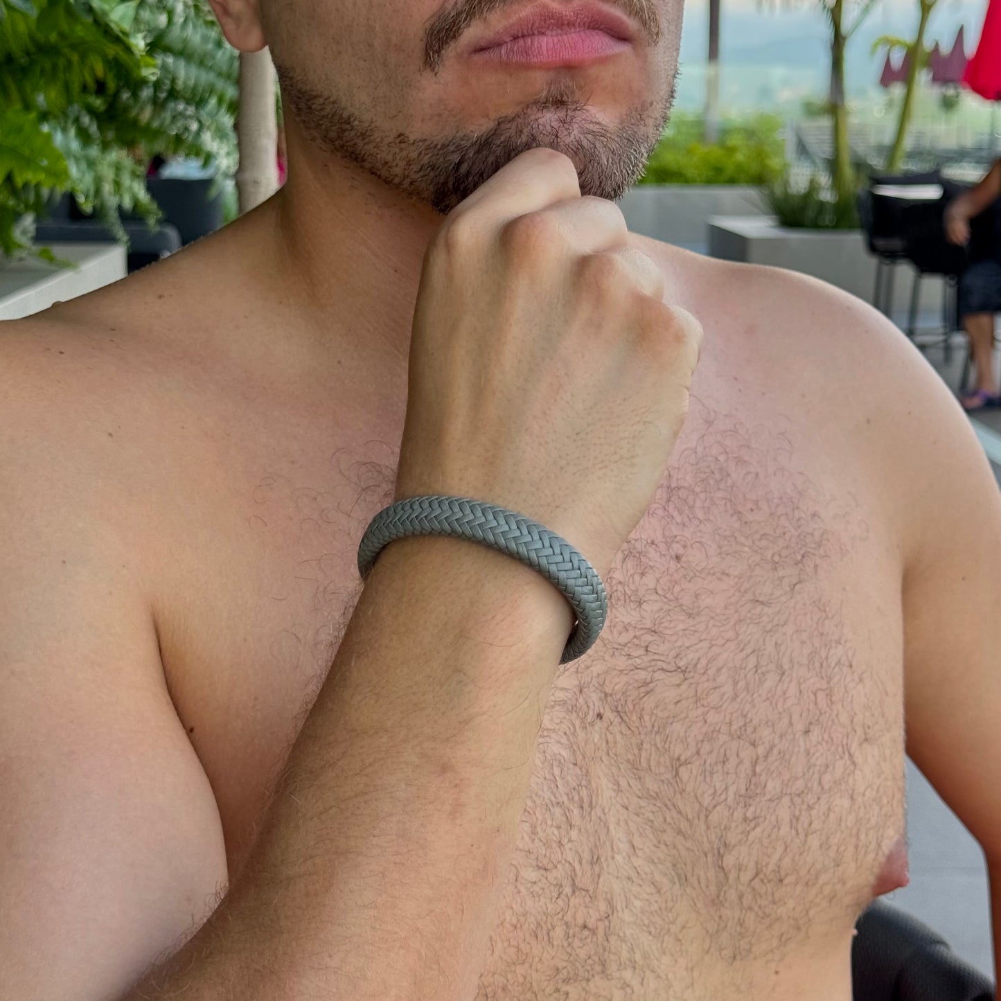 Pulsera de piel entrelazada