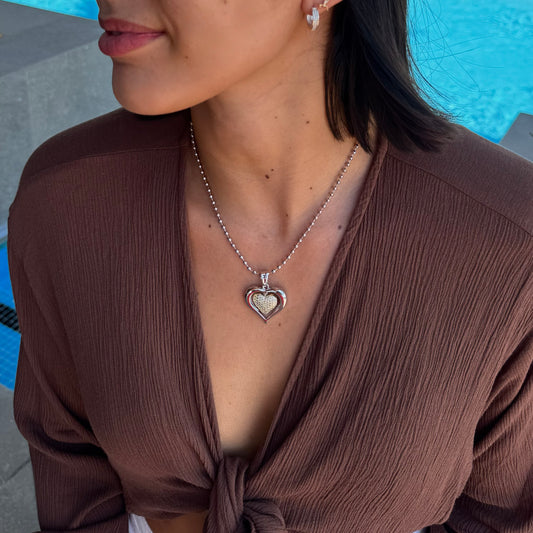 Cadena de bolitas con corazon bitono