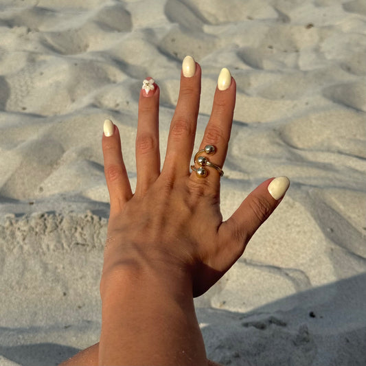 Anillo espiral con esferas