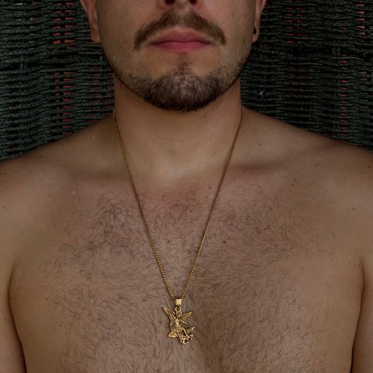 Cadena con dije de san miguel arcángel