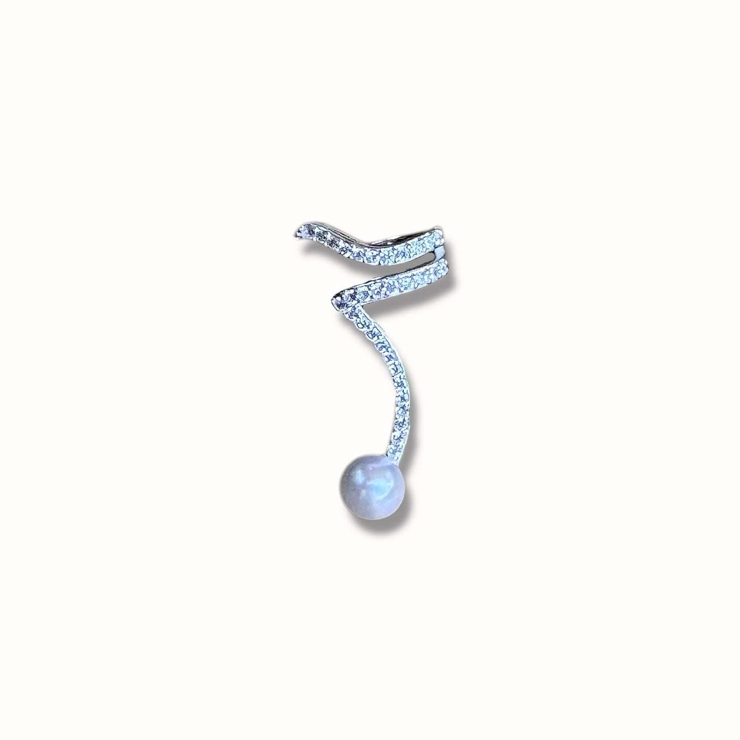 Ear cuff ondulado con perla
