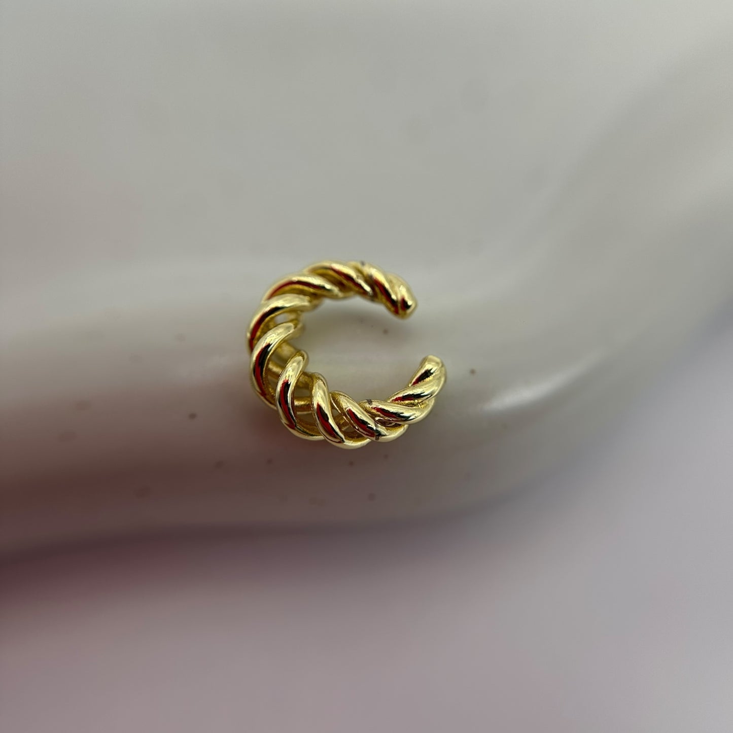 Ear cuff trenzado