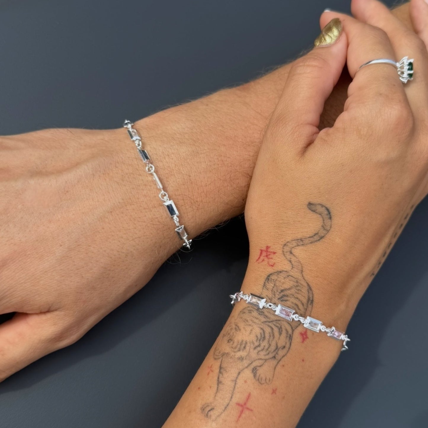 Pulsera rectangular con zirconias