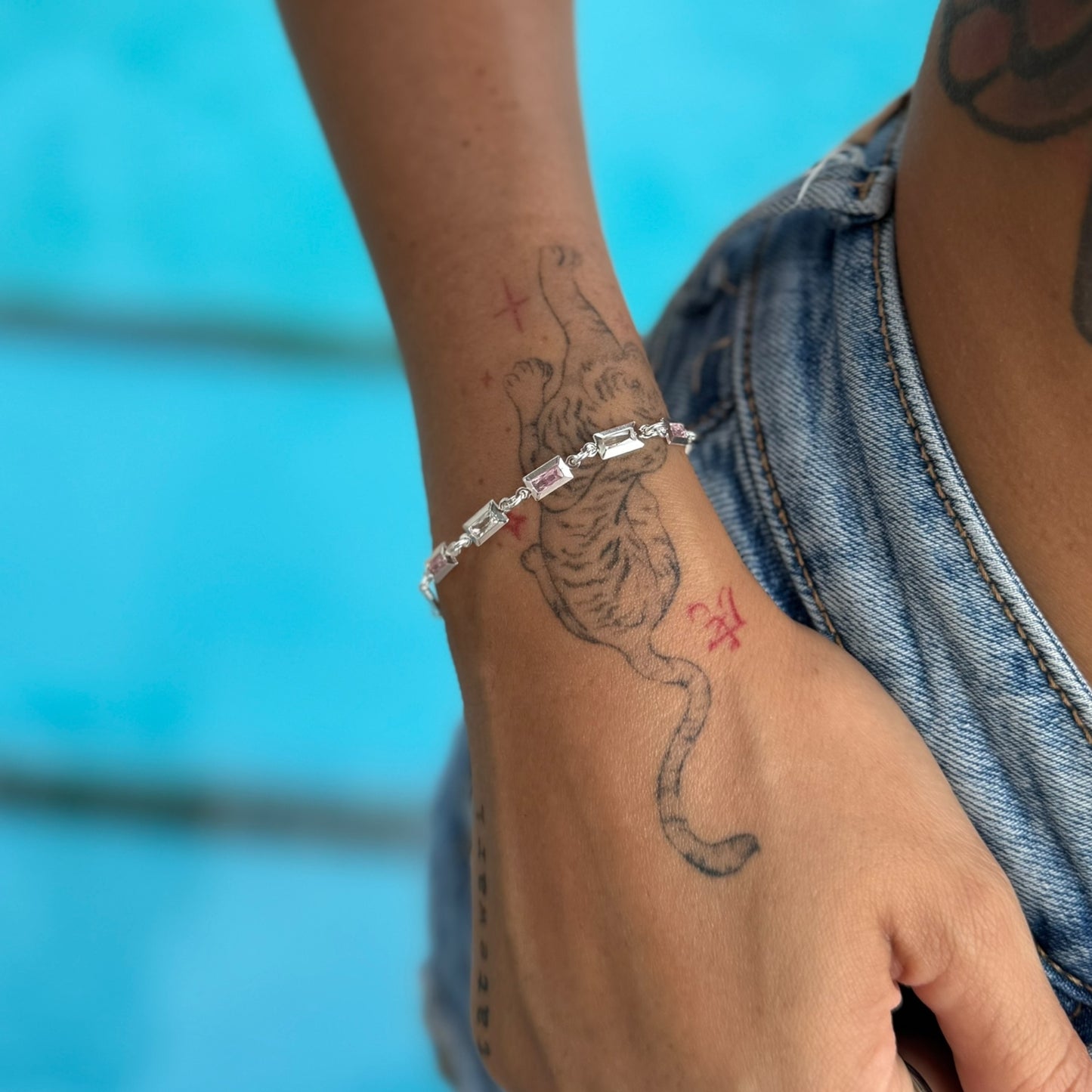 Pulsera rectangular con zirconias