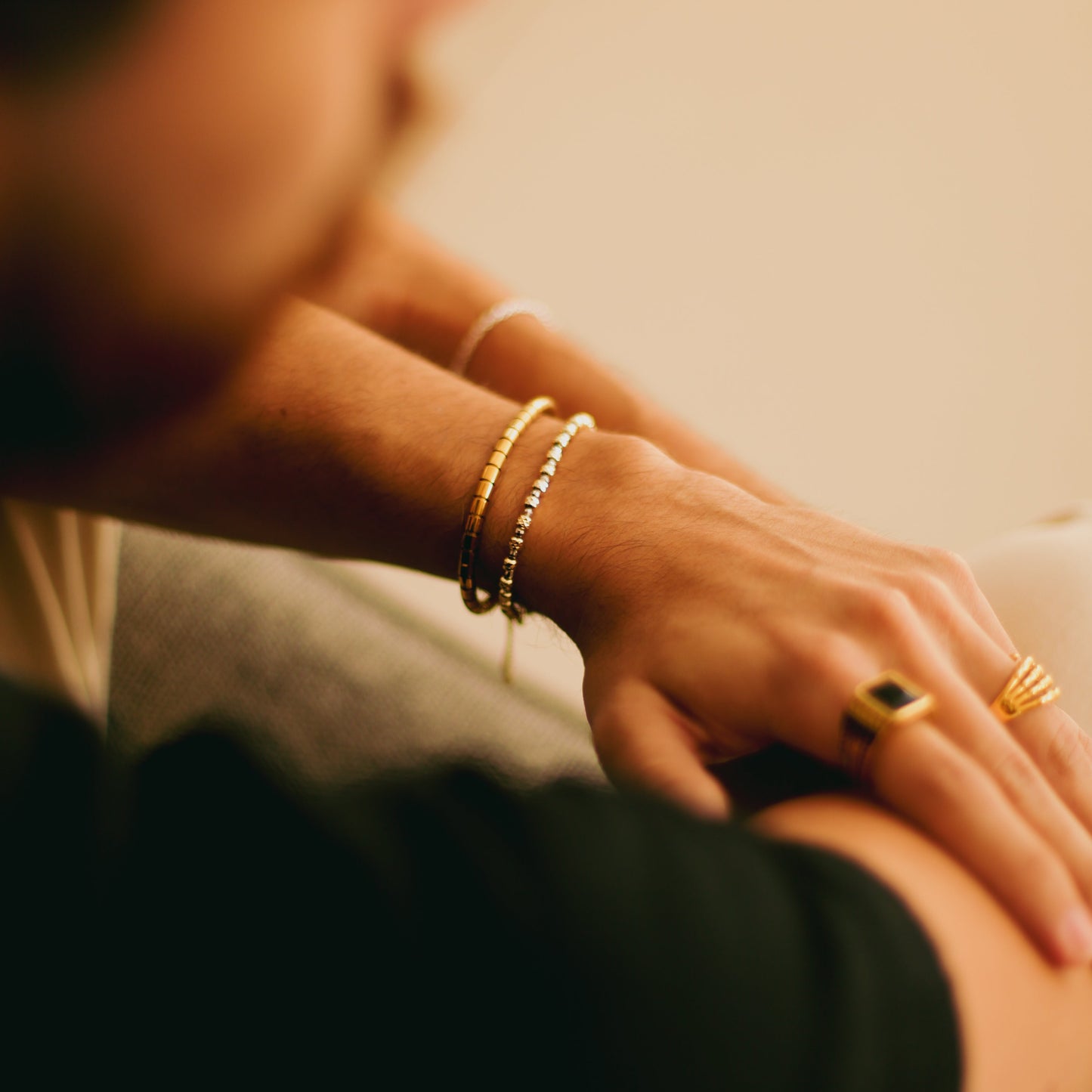 Pulsera con mini esferas bitono diamantadas
