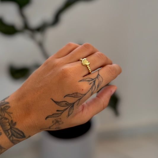 Anillo ajustable de corazon con bolitas