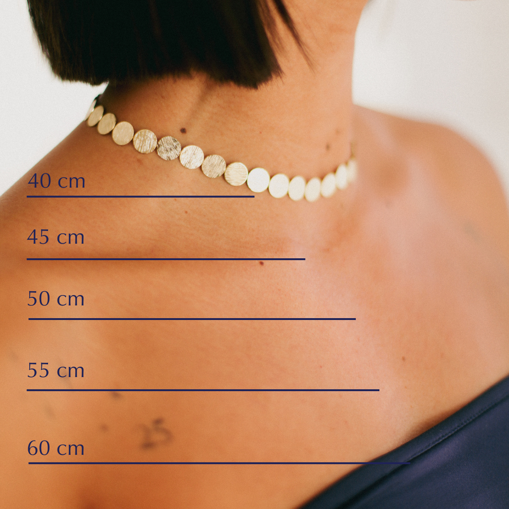 Cadena con esferas intercaladas