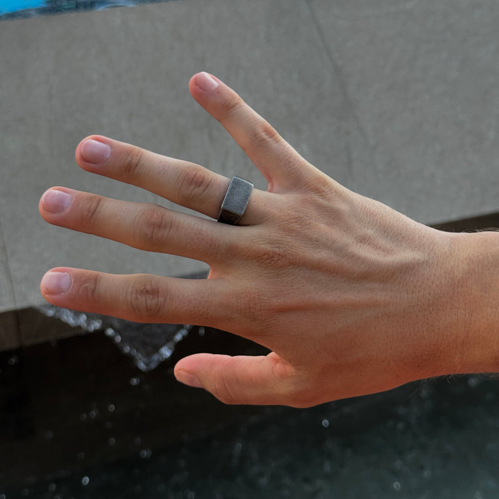 Anillo minimalista