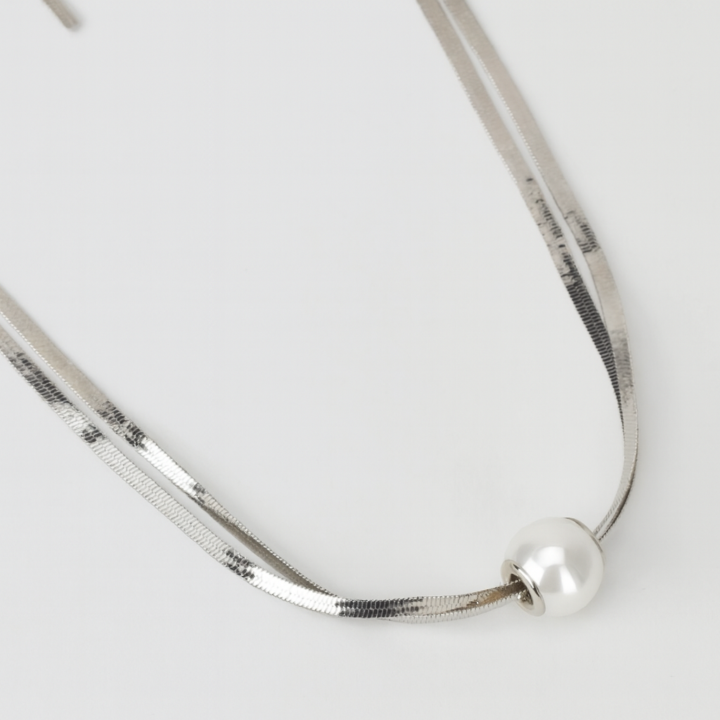 Collar plateado doble con tipo perla