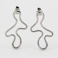 Aretes abstractos ondulados plata