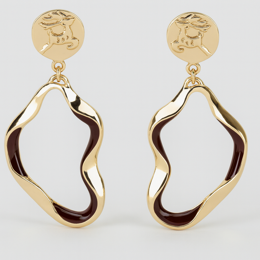 Aretes ondulados dorados