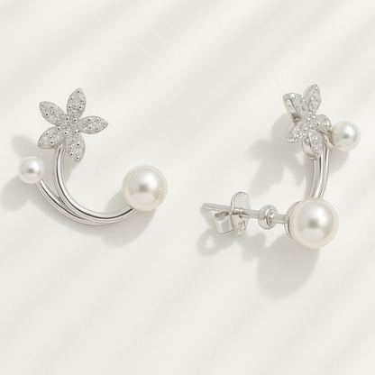 Aretes-cuff de flor en circonias con tipo perlas
