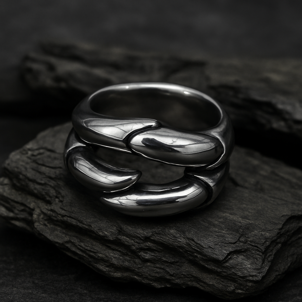 Anillo con diseño de garra