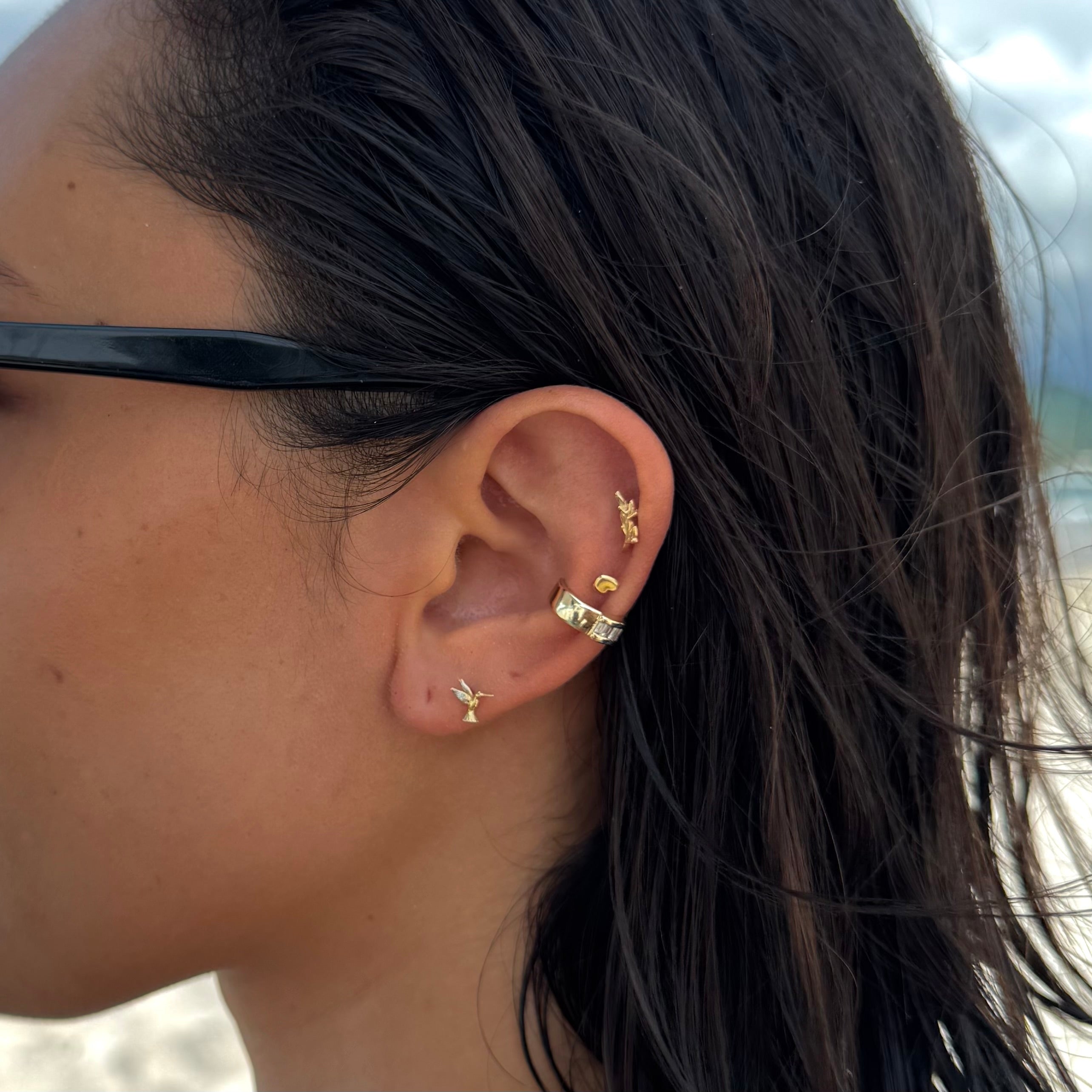 Ear cuff con tres circonias rectangulares