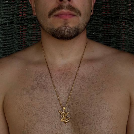 Cadena con dije de san miguel arcángel