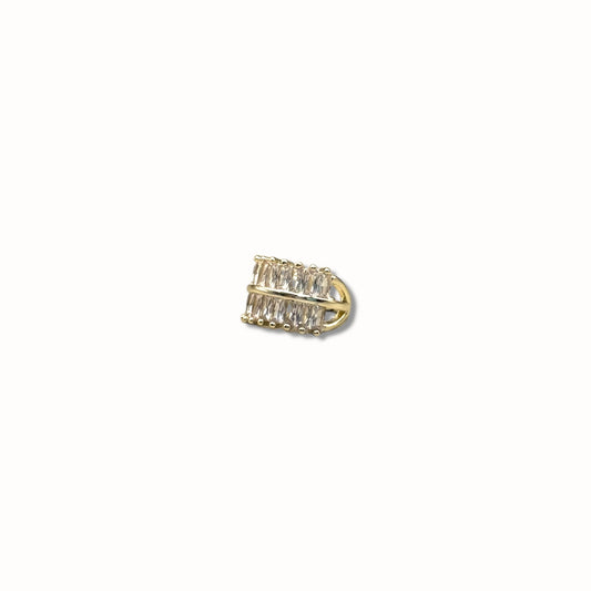 Earcuff con circonias en corte baguette.