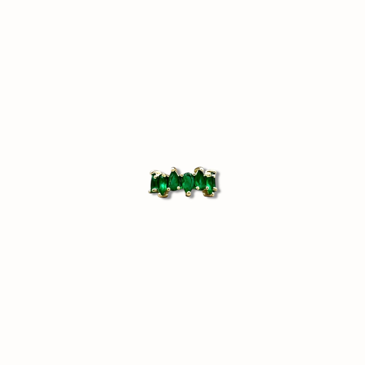 Ear cuff con piedras en gota