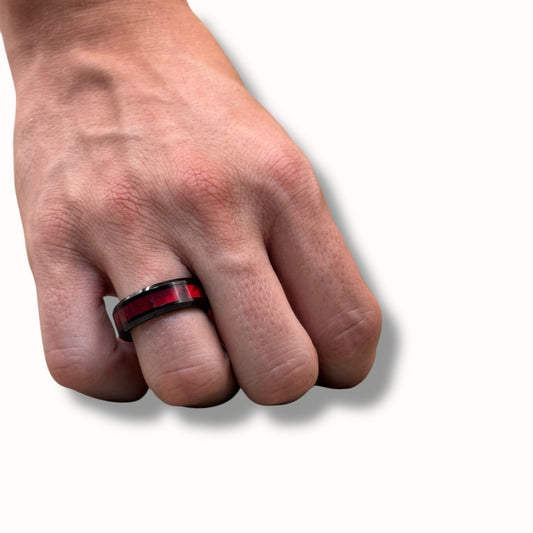 Anillo argolla con diseño de franja roja