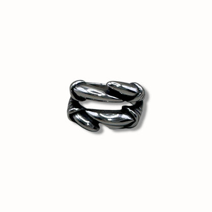 Anillo con diseño de garra