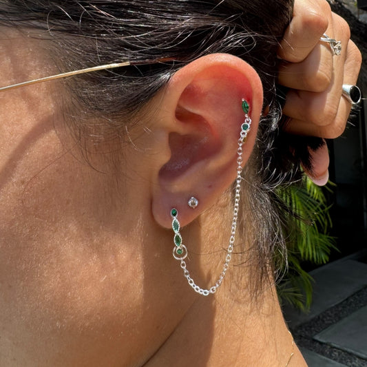 Arete huggie doble con piedra