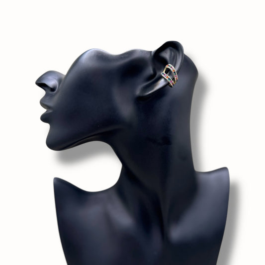 Earcuff con cristales multicolor en corte baguette.