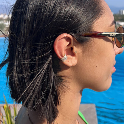 Earcuff con circonias en corte baguette.