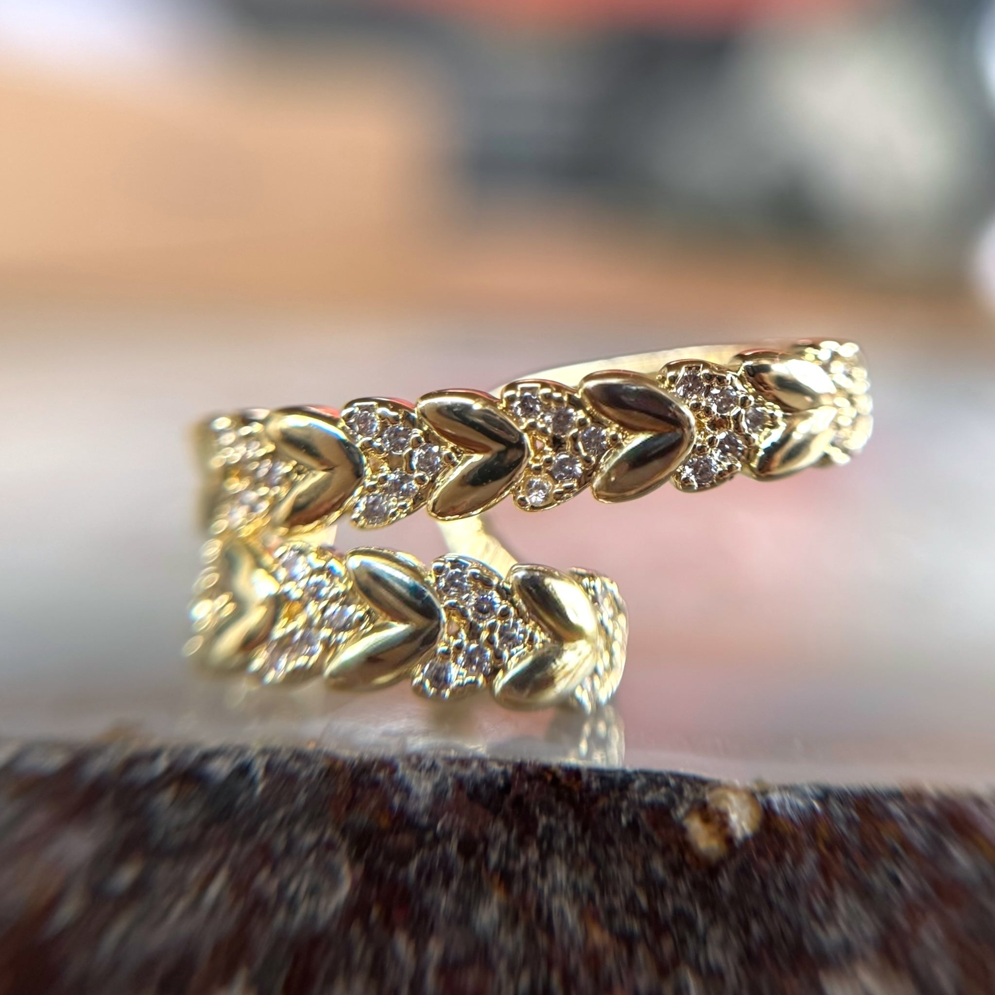 Ear cuff de corazones con zirconias