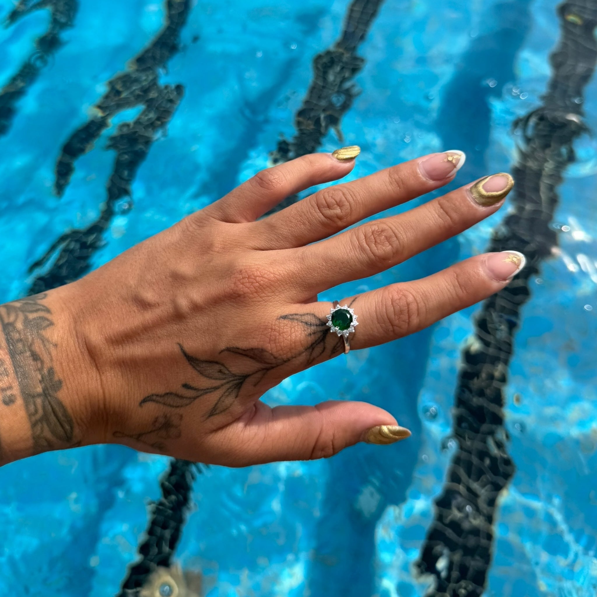 Anillo flor piedra zirconia