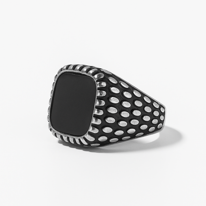 Anillo piedra cuadrada y escamas alrededor