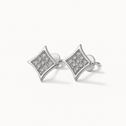 Broquel plateado en forma de diamante