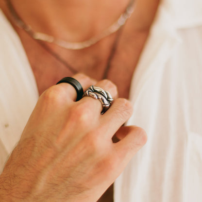 Anillo con diseño de garra